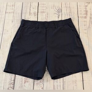 Fabletics Mens Dark Blue Golf Shorts Size XL. Lightweight, Zipper Pockets